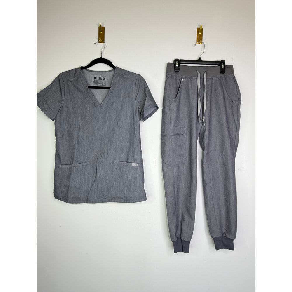 Figs Scrub Set Graphite Gray Casma Three-Pocket Scrub Top Zamora Joggers Pants